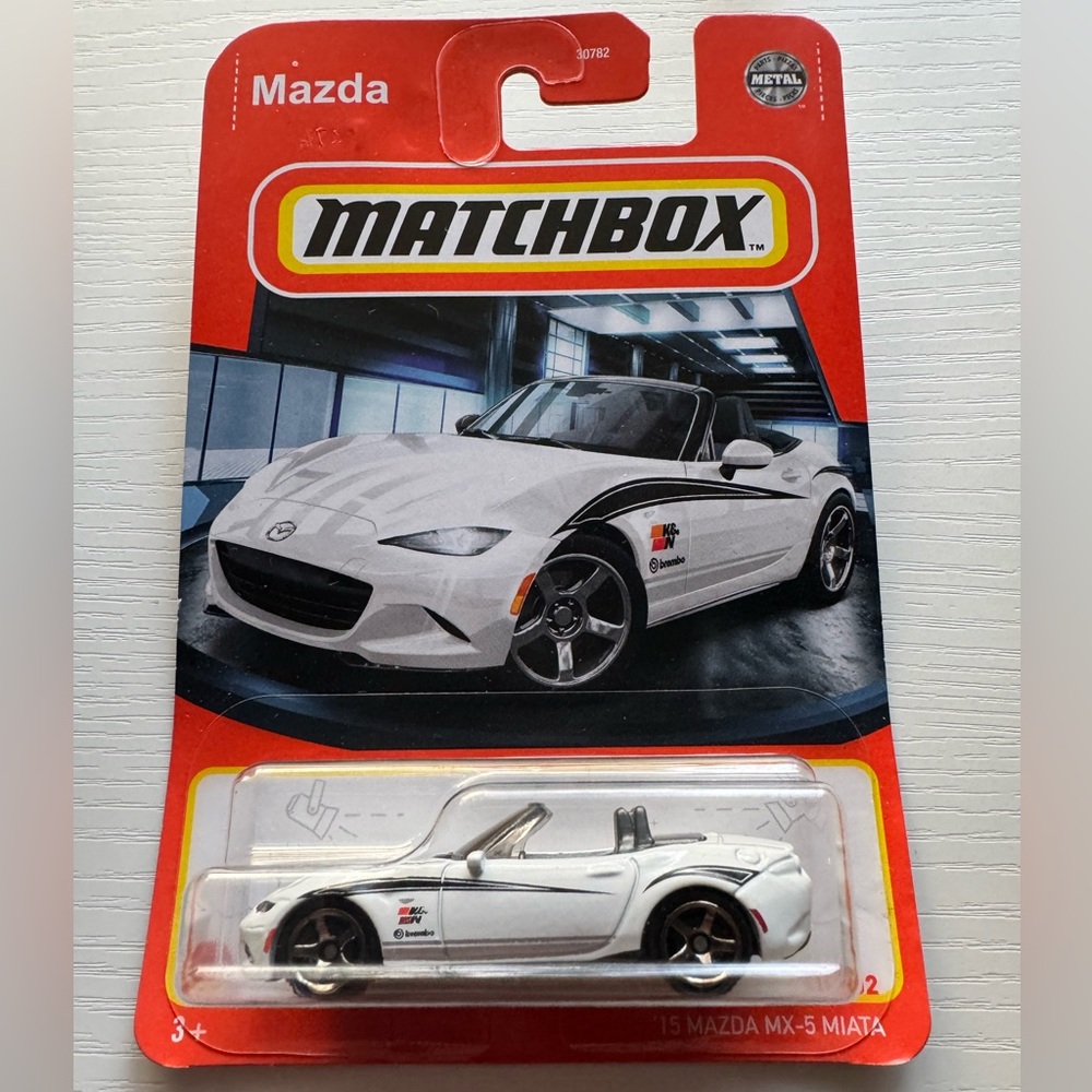 Matchbox 2015 Mazda MX-5 Miata | White Convertible Diecast